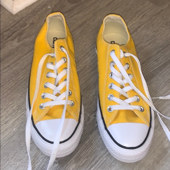 yellow converse size 8